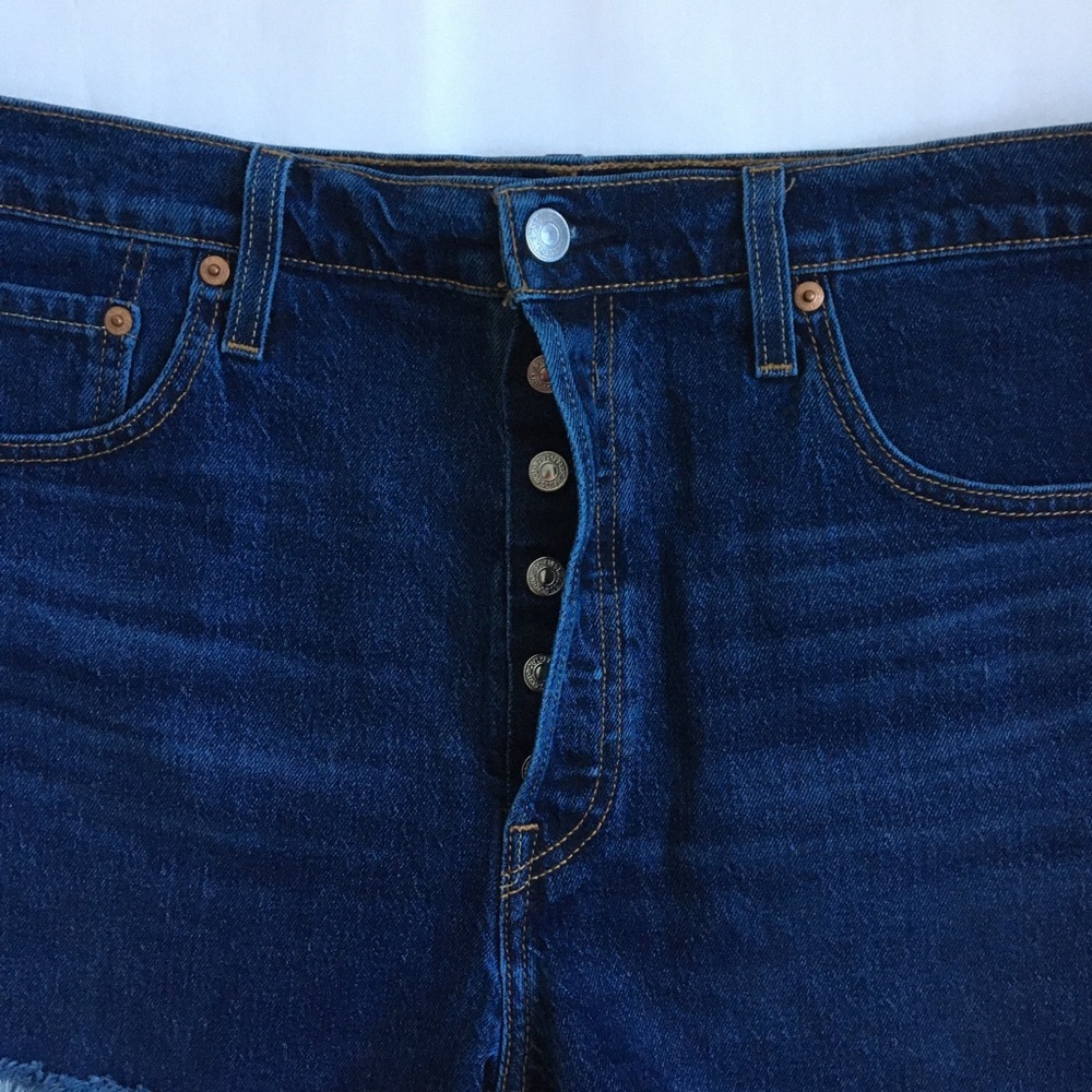 Levi’s 501 High Rise Buttonfly Raw Hem Dark Wash Blue Denim Jean Short Size 34 - Picture 8 of 17